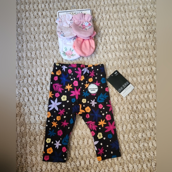 Okie dokie Baby Legging and Duck & Duck 4 pair of mittens - Picture 1 of 3